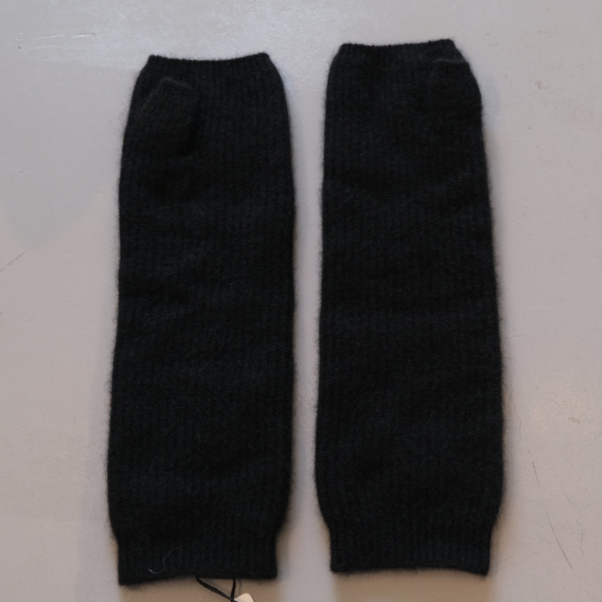 BATONER Goods CASHMERE FOX LONG HAND WARMER BN
