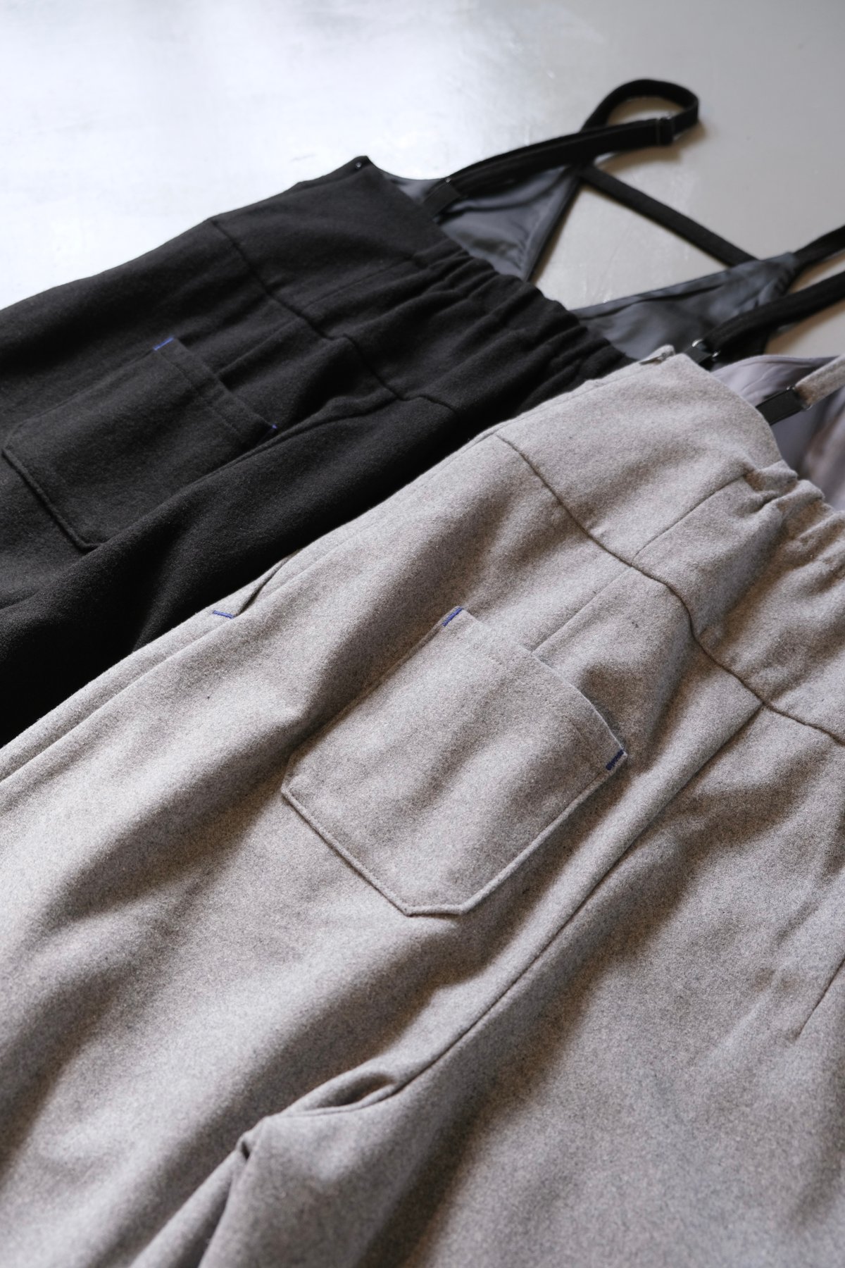 THOMAS MAGPIE グレー ストライプサロペット ストラップ付き 即完⭐️THOMAS MAGPIE グレー ストライプサロペット ストラップ付き