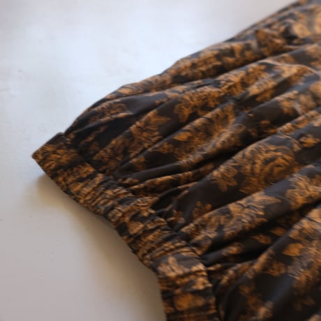 THOMAS MAGPIE 　flower print skirt　NO:2212610　BLACK