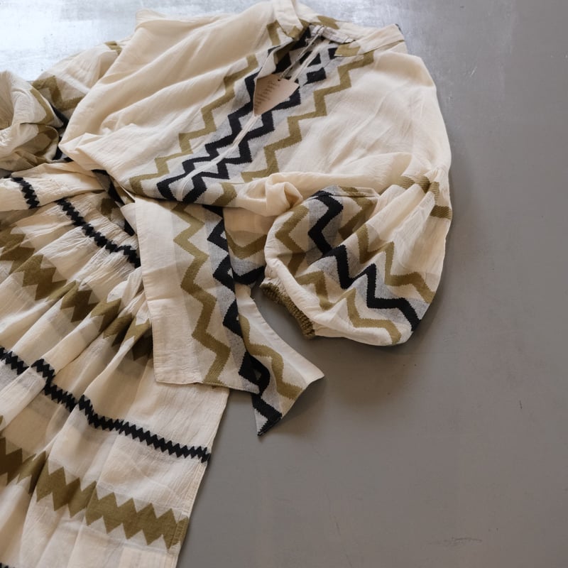 Devotion TWINS シャツワンピース　オフホワイト　Sサイズ dazzlin スリーブコットンシャツワンピース（オフホワイト） -靴