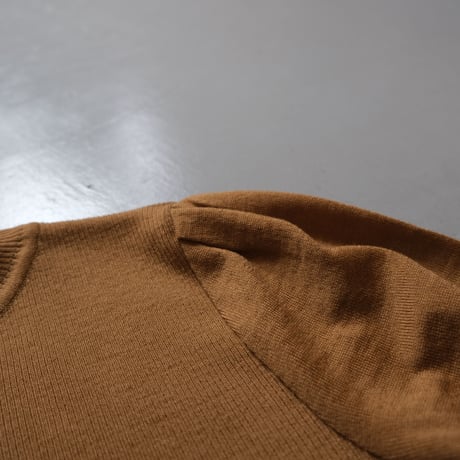 SINME リブタートルニット 　S21AW-11　レッド/キャメル