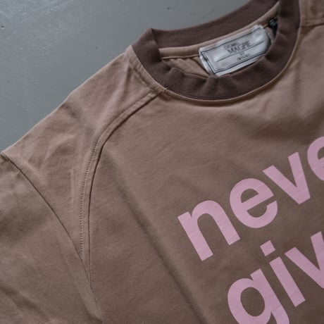 THOMAS MAGPIE　BIG T-shirt Never give【2213857】