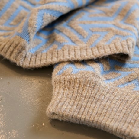 Thomas magpie    knit  “四方八方”