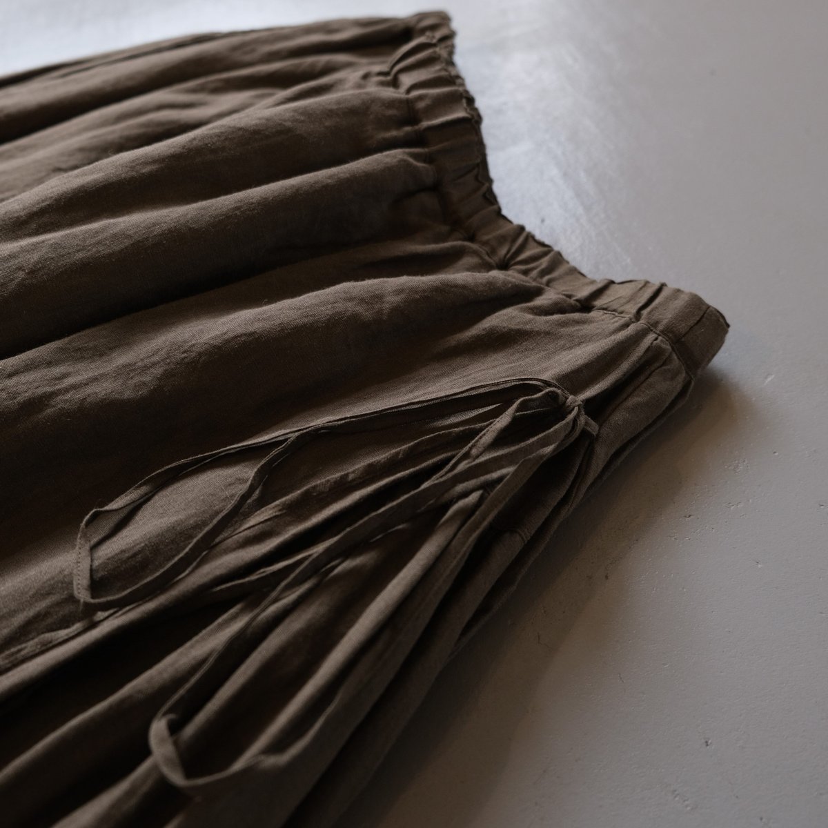 suzuki takayuki long skirt Ⅰ khaki | geep