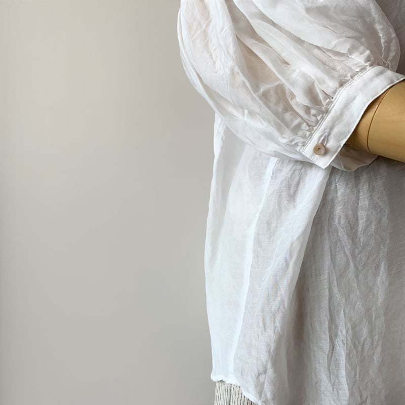 suzuki takayuki puff-sleeve blouse nude