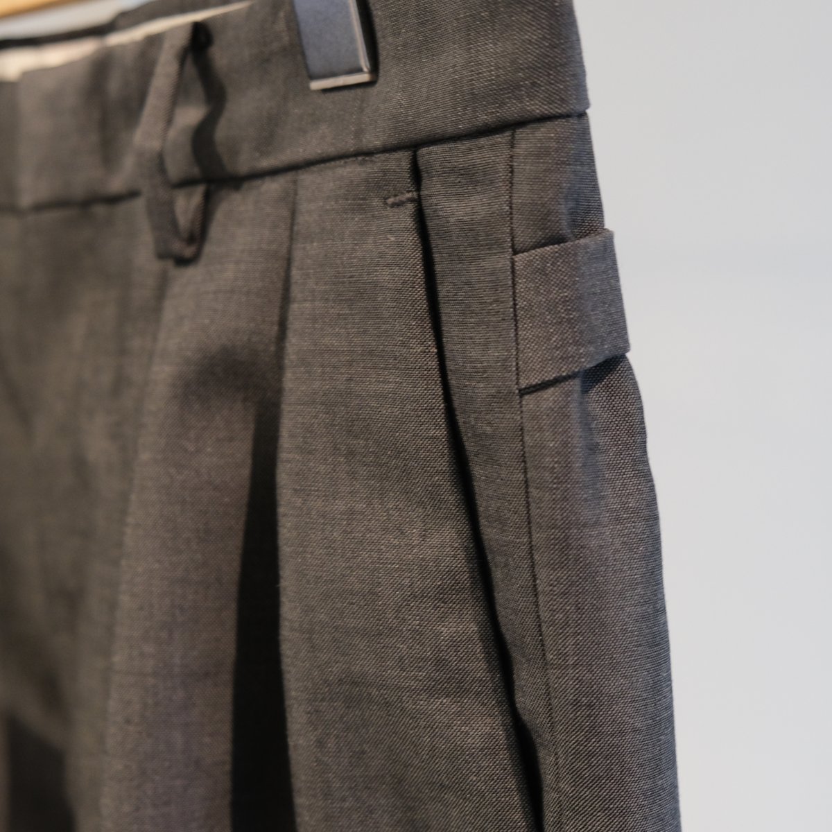 BATONER Men SUMMER MOHAIR 2TUCK PANTS BN-24SM-0
