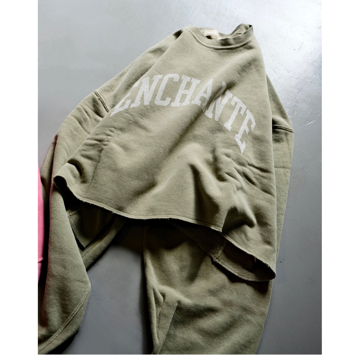 R JUBILEE Say Hello Cropped Sweatshirt | geep