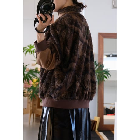 REMI RELIEF カモ柄シャギーフリースジップジャケット