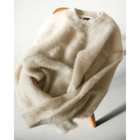 BATONER Women  PURE MOHAIR SHAGGY CREW NECK