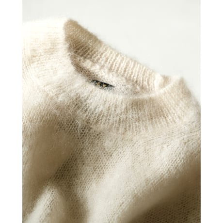 BATONER Women  PURE MOHAIR SHAGGY CREW NECK
