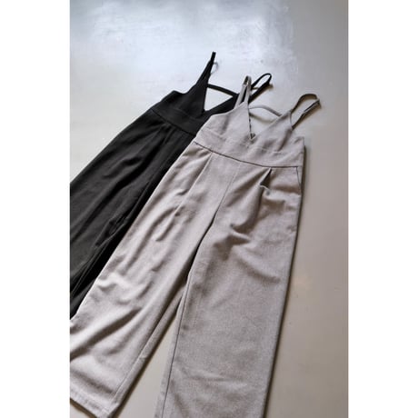 Thomas magpie overall