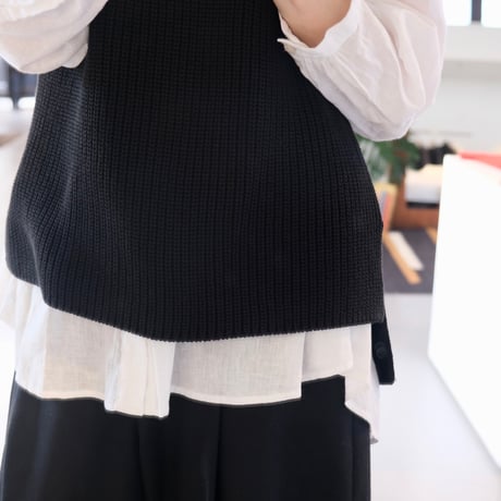 BATONER  Women SIGNATURE CREW NECK VEST