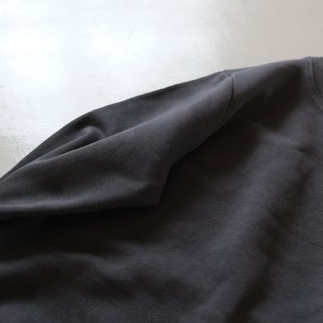 THOMAS MAGPIE　mini crew neck sweat shut the hell up. blah. blah. blah.【2223813】