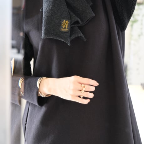 Munich　sheepboa puffsleeve one-piece    BLACK
