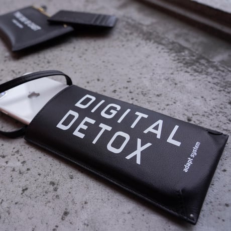 intoxic.　phone case　LT -009 03 　DIGITAL DETOX