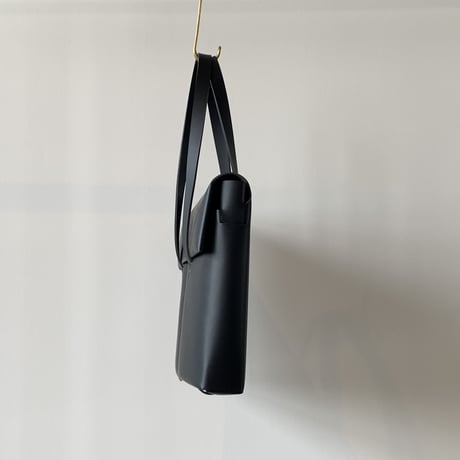 SEAMLESS DOCUMENT BAG　/　BLACK