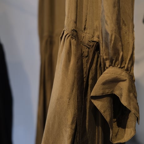 suzuki takayuki　dropped torso dress　Kahki　A221-20
