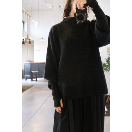 BATONER  Women CASHMERE FOX FINGERHOLE BOAT NECK