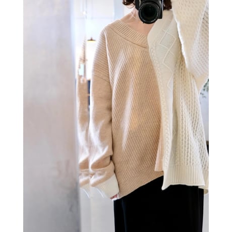 Thomas magpie    bicolor aran knit