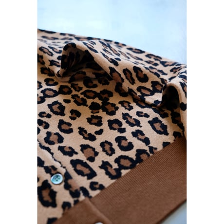Thomas magpie     reopard knit cardigan