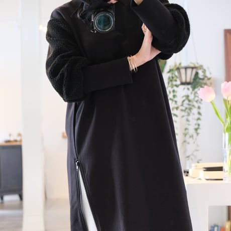 Munich　sheepboa puffsleeve one-piece    BLACK