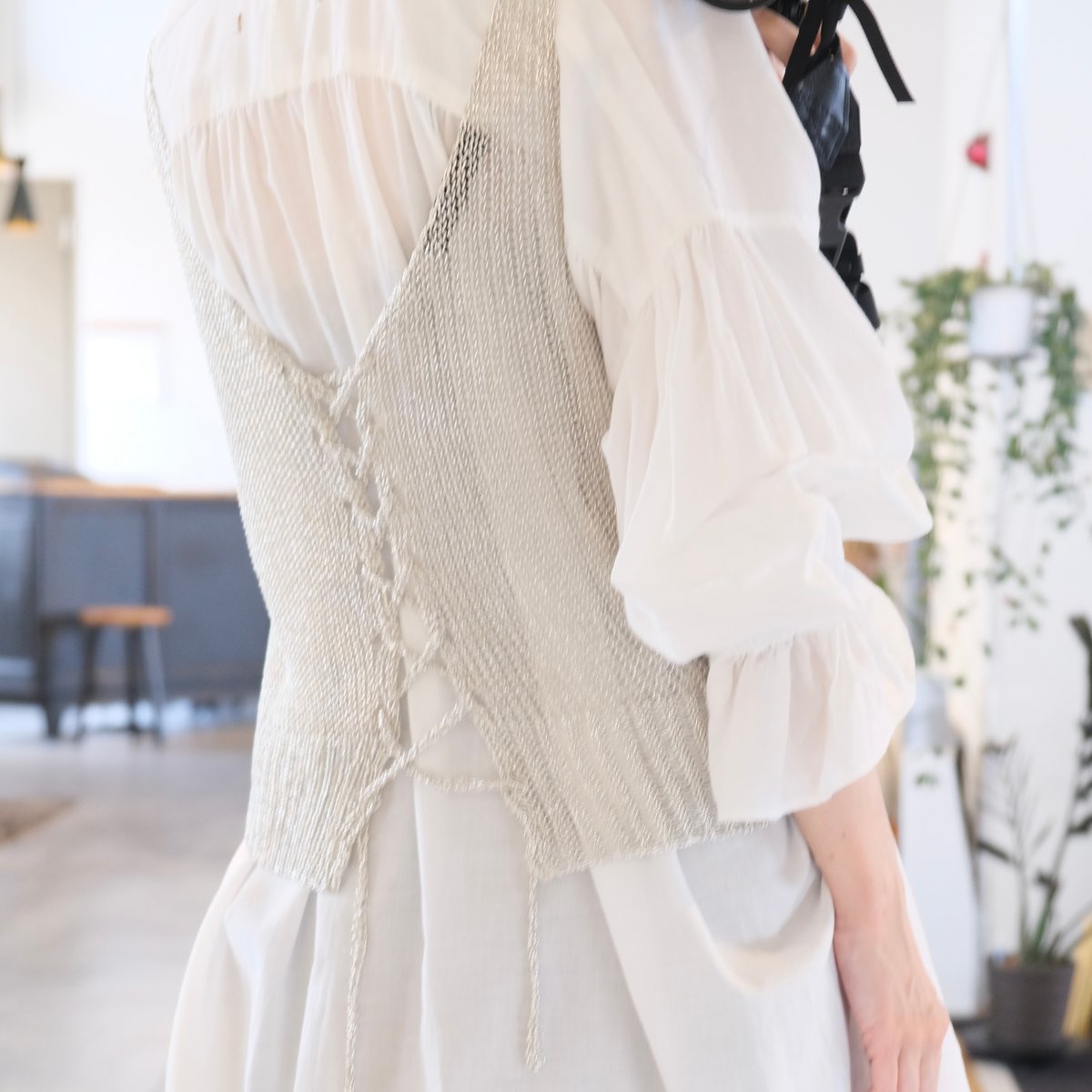 ハンドメイド　ニット　キャミソール( 白×シルバー)✩‧₊ NAKAGAMI ラメニットキャミ シルバー N0724A0014 | geep