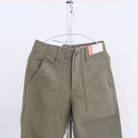 M53.　LUDMILA　ベイカーパンツ　KHAKI　M-107