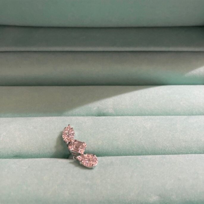 SINMEダイヤピアス　ペールジュート SINMEダイヤピアスペールジュート