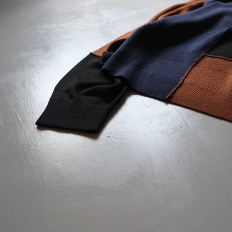 THOMAS MAGPIE 　トーマスマグパイ　crew neck knit　2213701