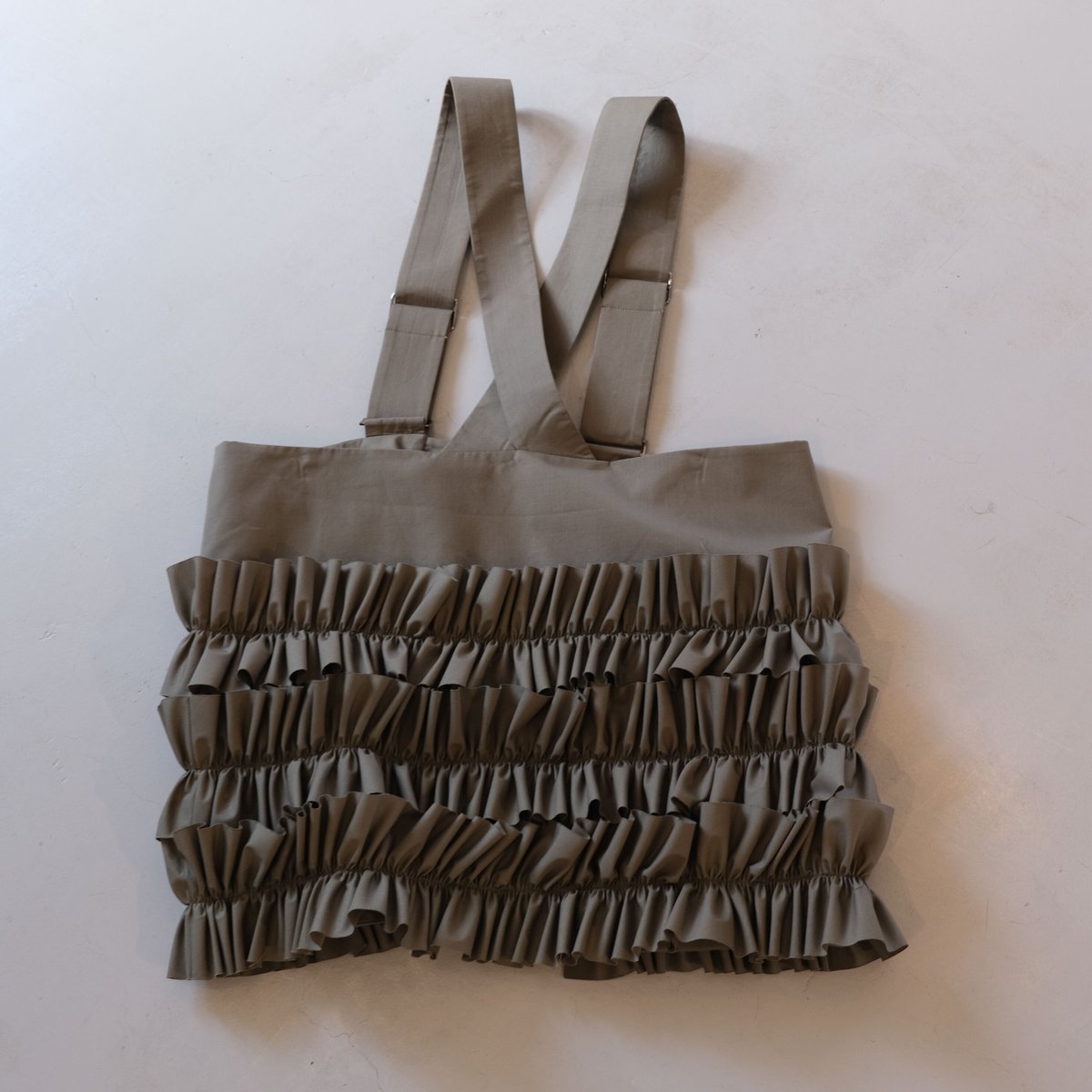 maru❤︎THOMASMAGPIE フリルベスト THOMAS MAGPIE トーマスマグパイ 人気完売 フリルベスト 超美品