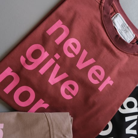 THOMAS MAGPIE　BIG T-shirt Never give【2213857】