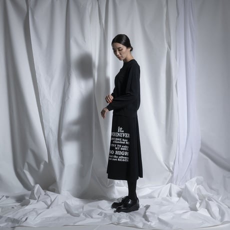 THOMAS MAGPIE　back tuck logo knit【2211703】