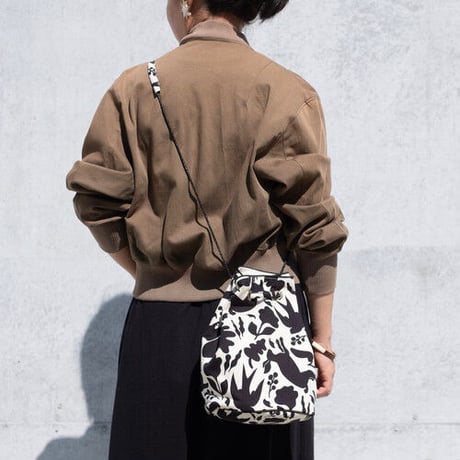 YARN&COPPER　Organic Cotton bucket bag 'Bramley Hedge' Cream