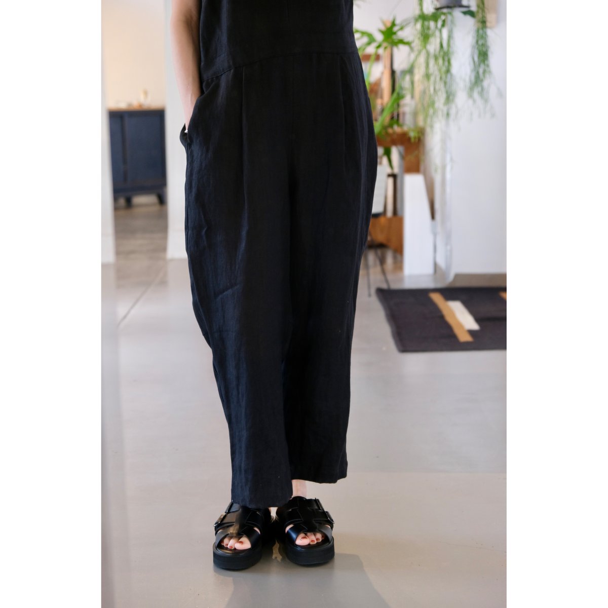美品✨希少！ルネ オールインワン フロントジップ パール スリット ブラック SINME Vネックオールインワン SS16-12 ブラック | geep
