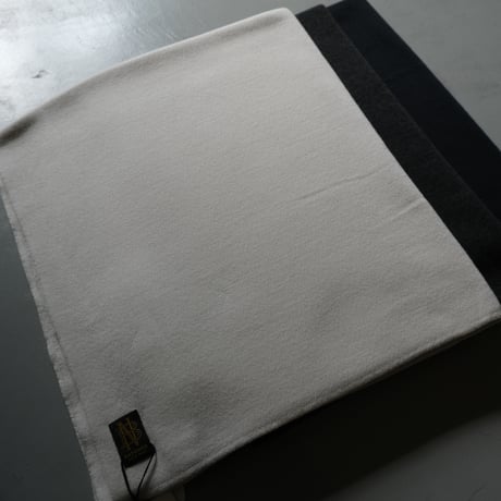 BATONER    EXTRA FINE WOOL SMOOTH STOOL   BN-23FI-001