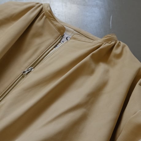 SISII 　 Cropped Gather Jacket　~MACADAMIA~