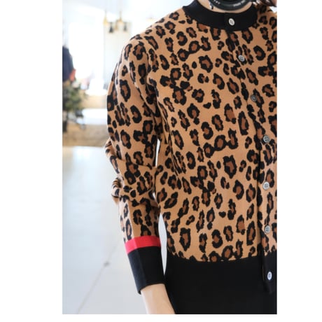 Thomas magpie     reopard knit cardigan