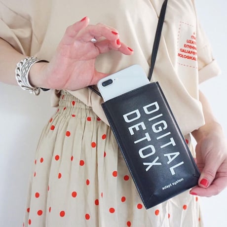 intoxic.　phone case　LT -009 03 　DIGITAL DETOX