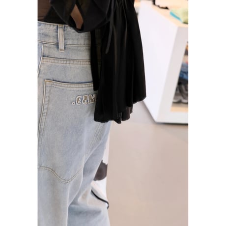 M53.  BELTED BAGGY DENIM