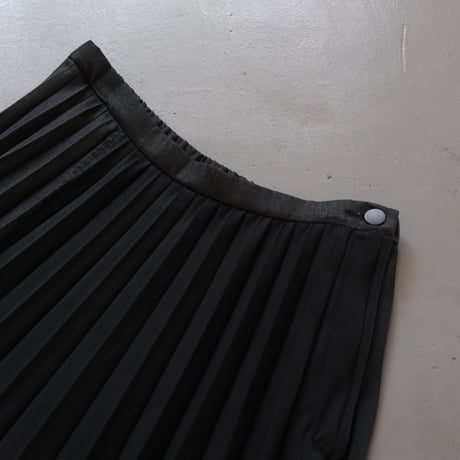 NAKAGAMI　デニムプリーツスカート（black）N0323S0009