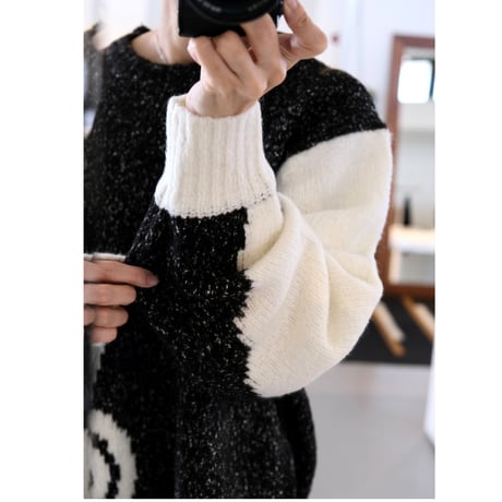 Thomas magpie   knit “WH@T”
