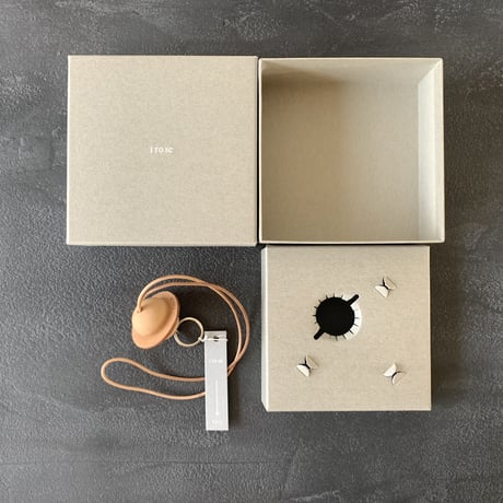 planet reel key holder　/　nude