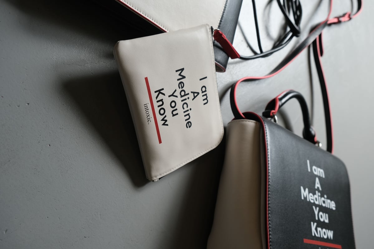 intoxic. イントキシック L-zipper multi case LT-008 | geep