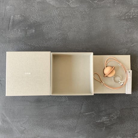 planet reel key holder　/　nude