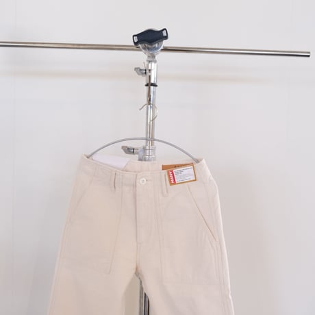 M53.　LUDMILA　ベイカーパンツ　Off　White　M-107