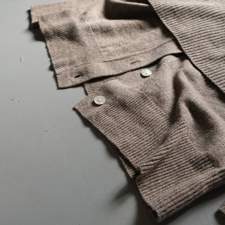R JUBILEE 　 Layered Knit Cardigan　BEIGE　RJ21083002