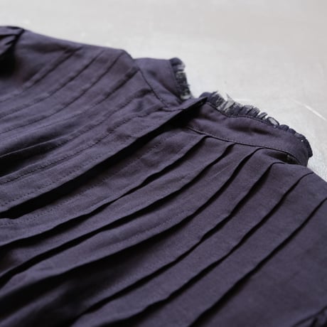 SINME  シンメ　ハイネックピンタックOP ネイビー　S21-AW-13-01