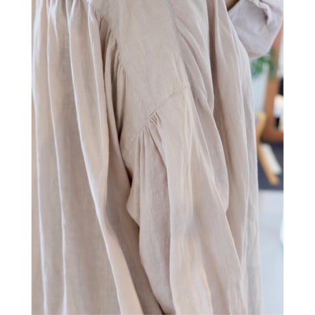 suzuki takayuki over blouse