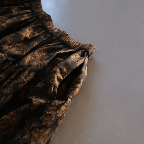 THOMAS MAGPIE 　flower print skirt　NO:2212610　BLACK