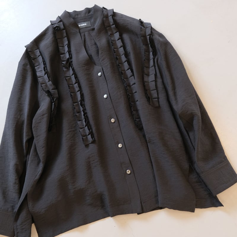 シンメ　フリルシャツ黒　新品 SINME フリルシャツ ブラック S22SS-05-02 | geep